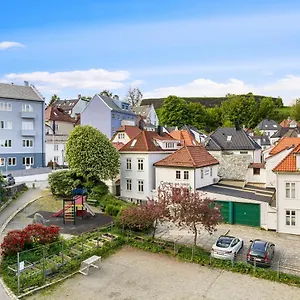 Behind Bryggen - Renovated - Budget Friendly Apartamento